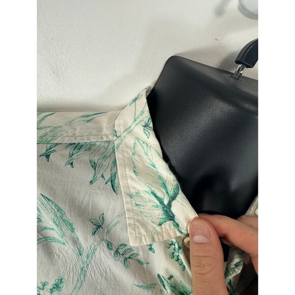 Tommy Bahama Silk Blend Hawaiian Shirt Green White Tropical Floral Size Large - Picture 11 of 13